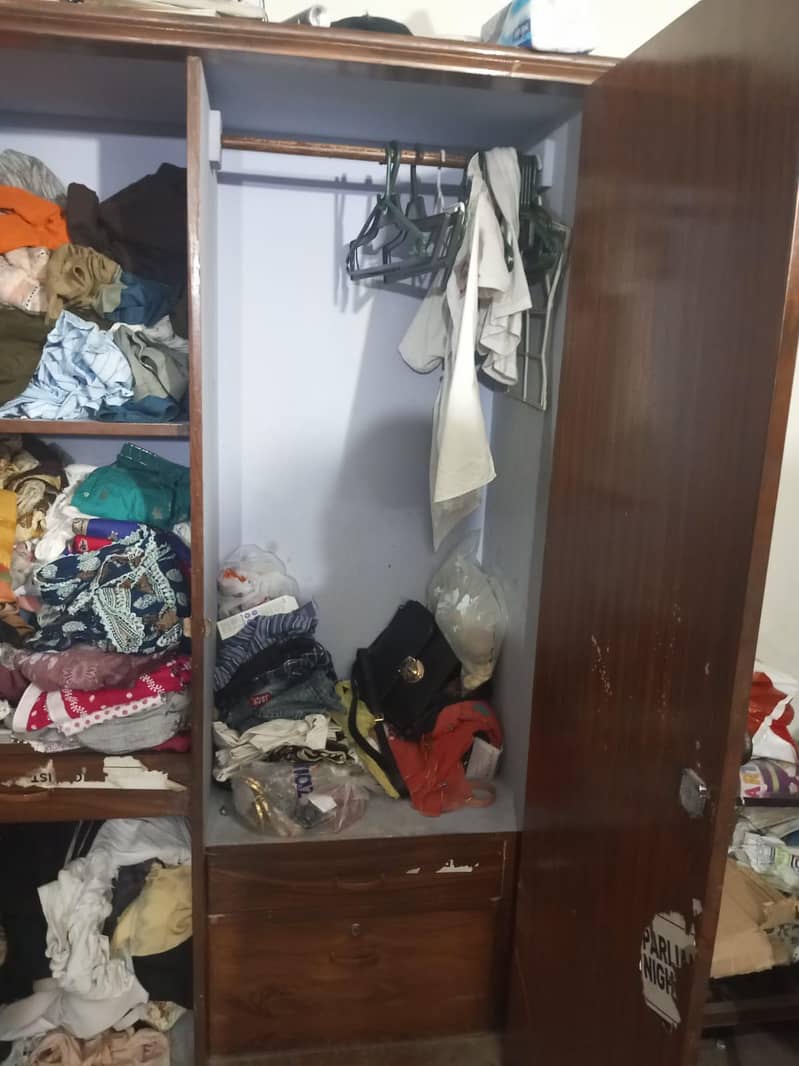 Wardrobe(Almari) 7
