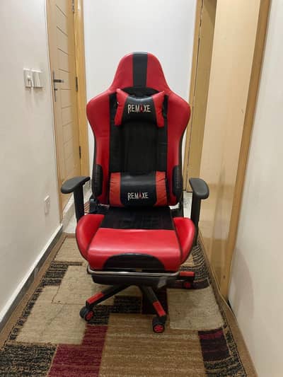 Gaming Chair with Footrest Computer Chair