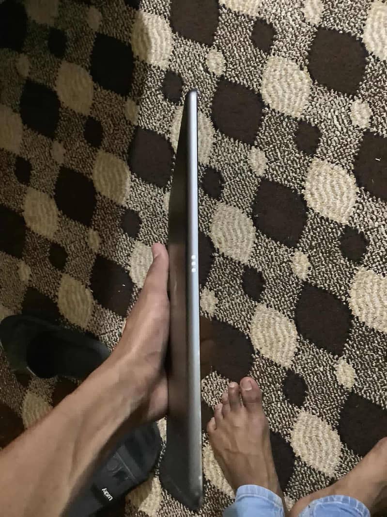 iPad 9th gen with original charger and box 3