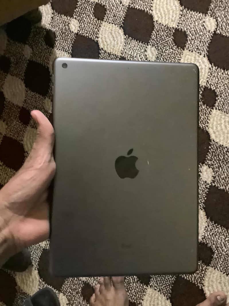 iPad 9th gen with original charger and box 5