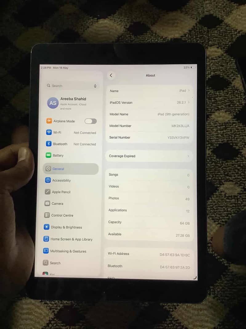 iPad 9th gen with original charger and box 6