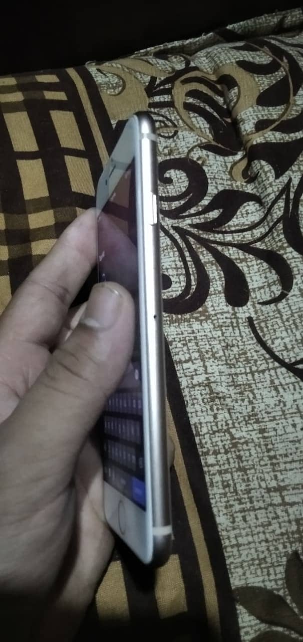 iPhone 8 3