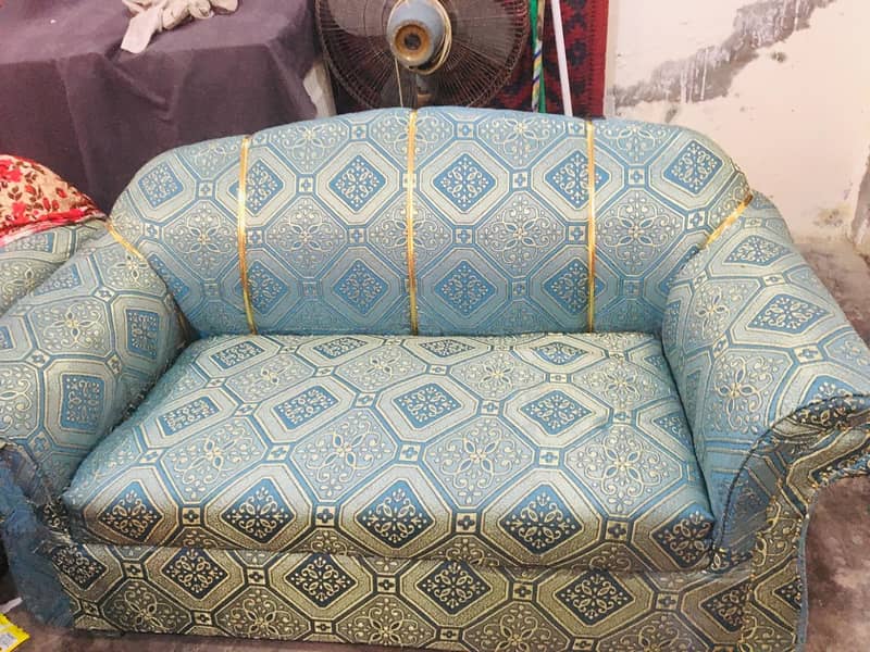 sofa. 0