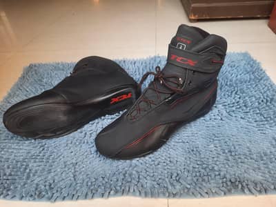  TCX Riding Boots – Sleek Black & Red | Excellent Condition 