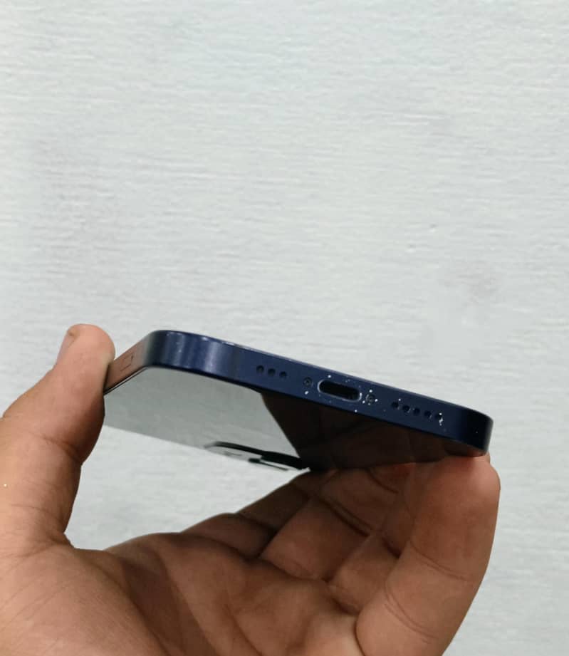 Apple iPhone 12 5