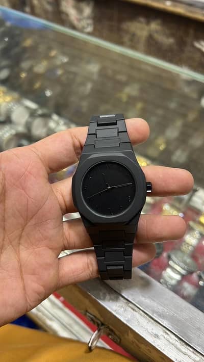 Black Aura watch