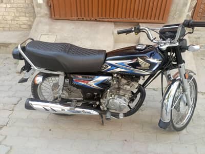 Honda 125 for sale 24 // 25 madal ha har chiz okay ha