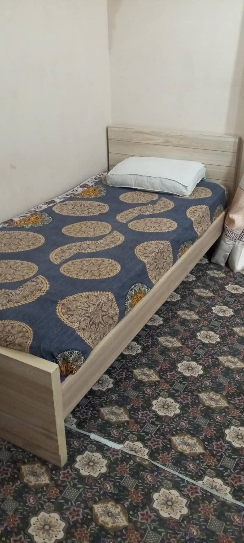 single bed 0