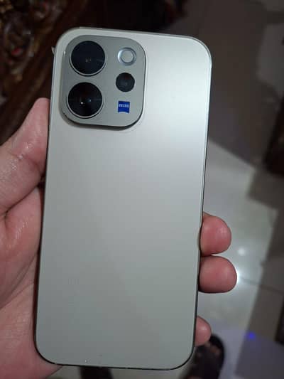 Vivo V70