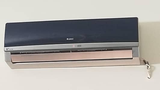 Gree AC in working condition