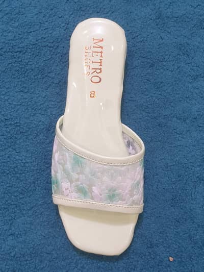 Beautiful ladies flat chappal