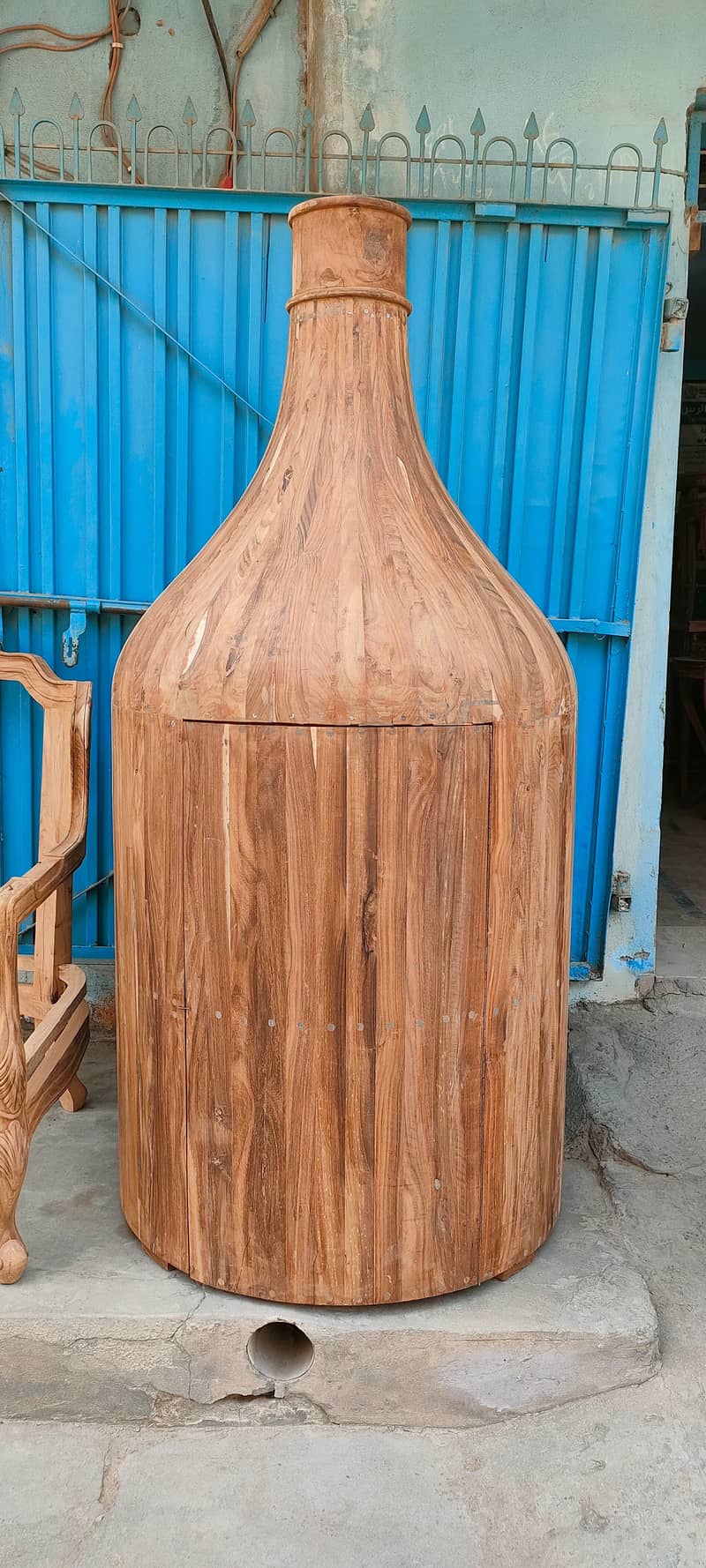 Bottle shape wardrobe 3