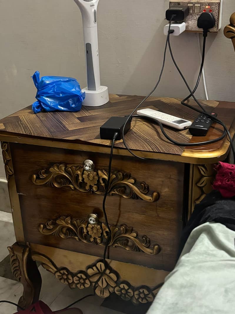 Bed set with dressing table 2