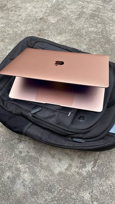 MacBook Air 2020 (Retina 13 incha) 8gb , 256gb memory