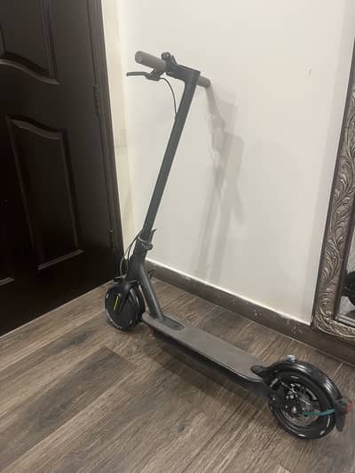 Electric scooty