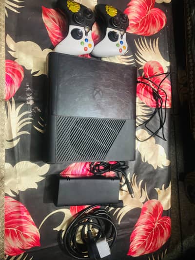 one heand used  Xbox clim 360