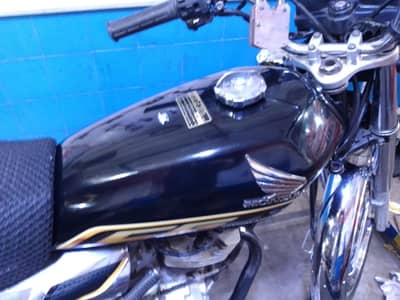 Honda self 125