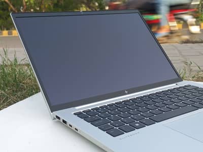 Laptop Hp EliteBook 840 g9 12th gen P Processor Touch screen DDR5 Ram