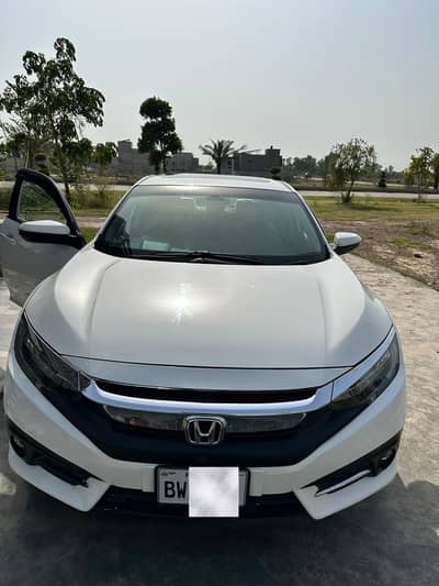Selling urgently Honda civic VTi Oriel 2021 UG total genuine