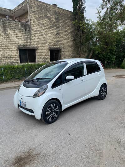 Mitsubishi i
