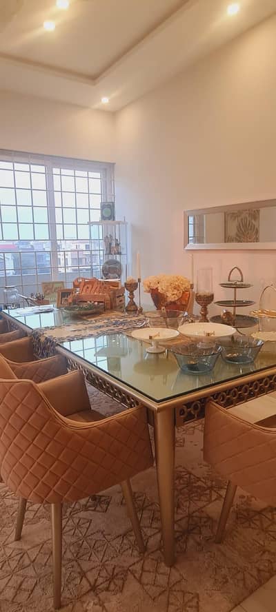 Luxurious dining table for sale