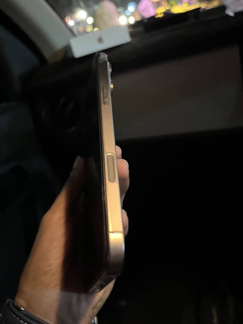 Iphone 16 PRO MAX FU 5
