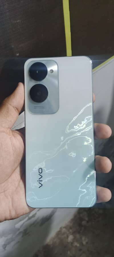 Vivo y18 leminated 10/10 fresh condition with All accessories
