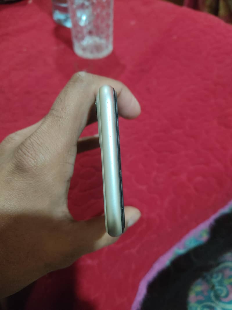 Iphone 11 4