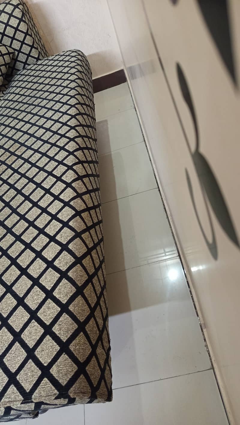 Sofa come bed 1