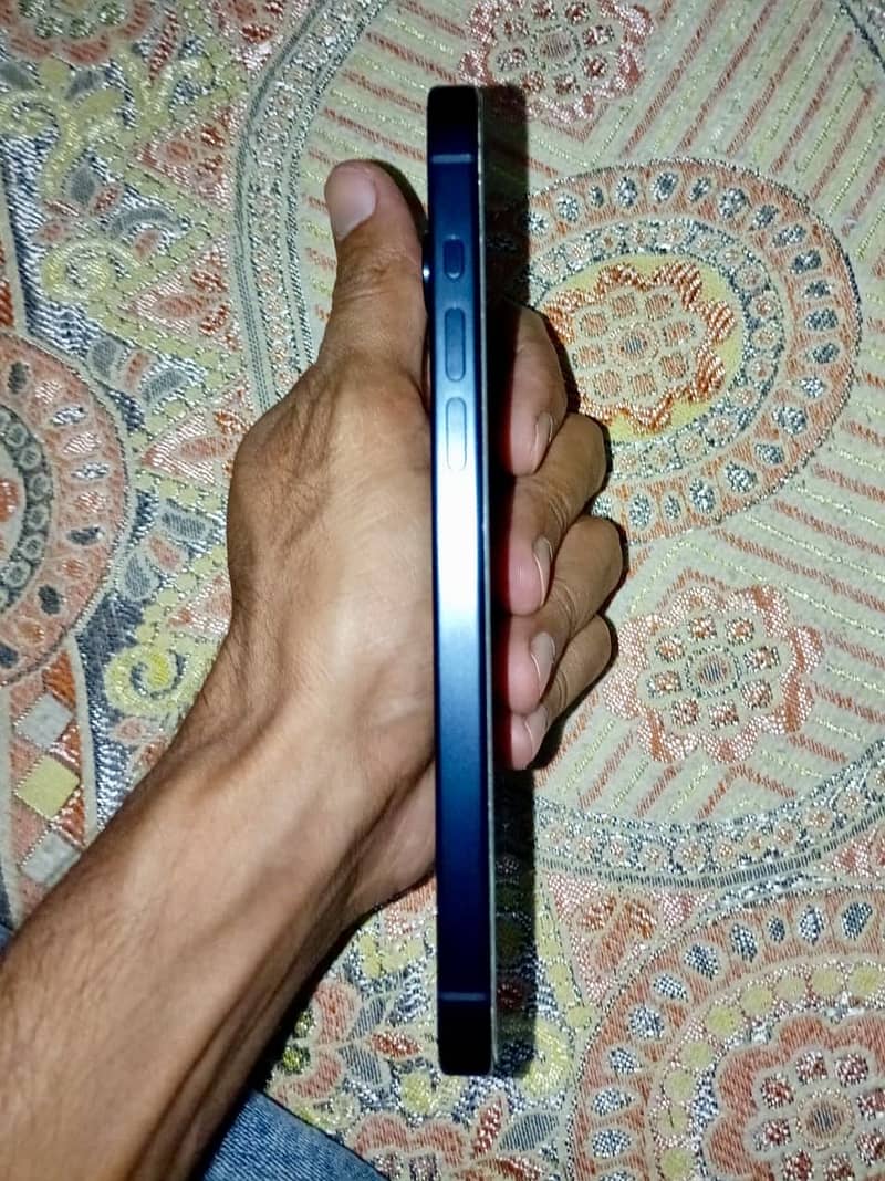 iPhone 15 pro max 3