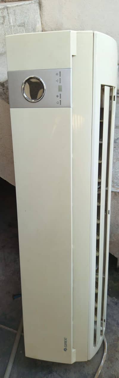 1.5 ton Gree ac complete gass and pipe