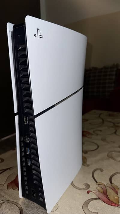 PS5 Digital Edition 1TB with Controller – Excellent Condition