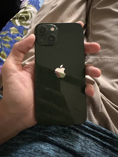 Apple iPhone 13