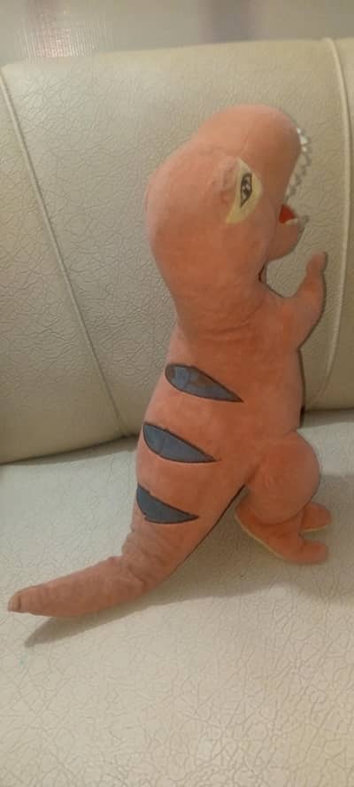 dinasour 2 feet tall