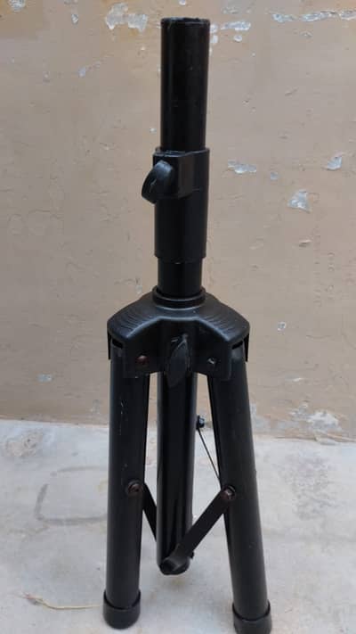 speaker stand