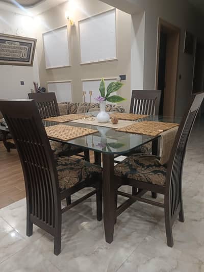 Dinning Table
