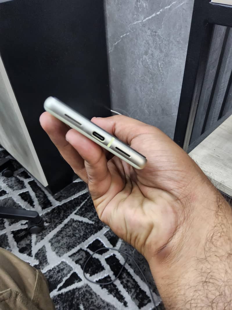 Google pixel 7 4