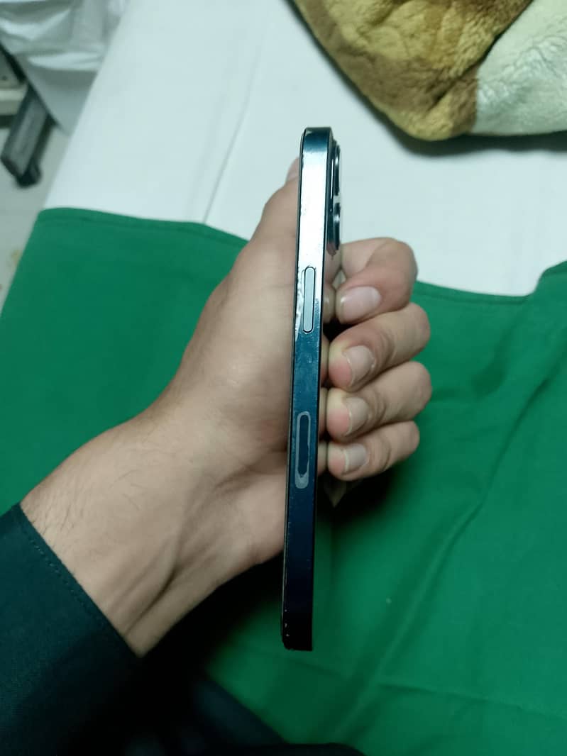 mobile iphone 13 5