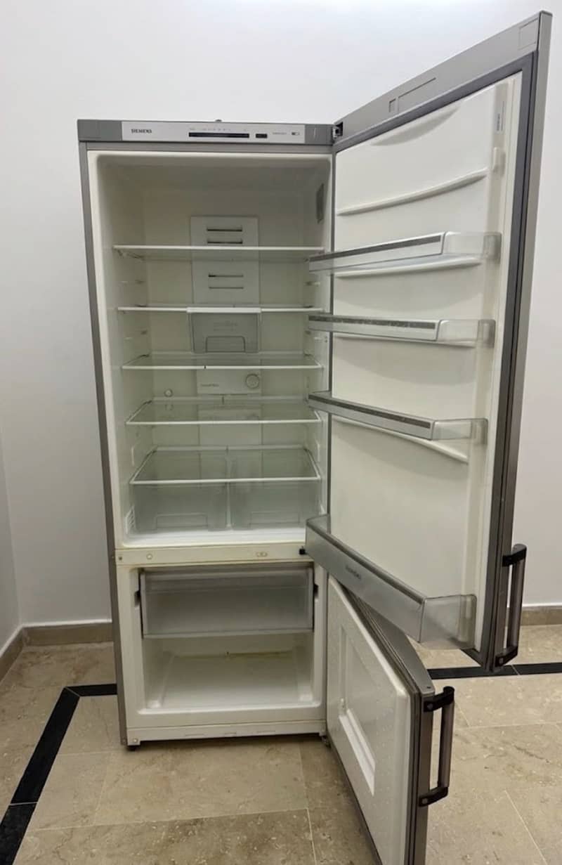Refrigerator 0