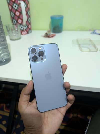 iphone 13 pro max 4 Months sim time waterpack 85% battery