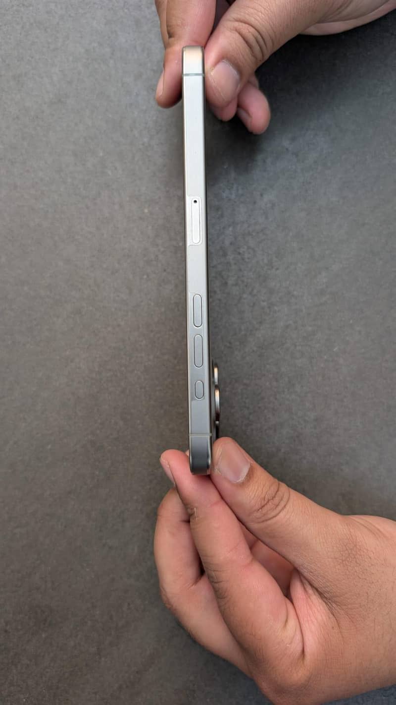 Iphone 15 pro max 6