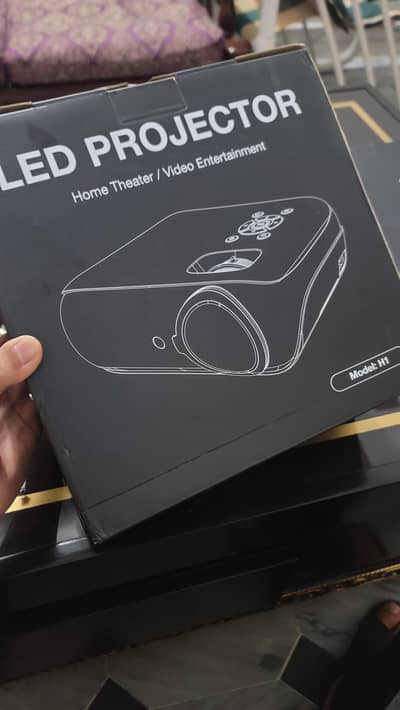 Happrun H1 LED projector