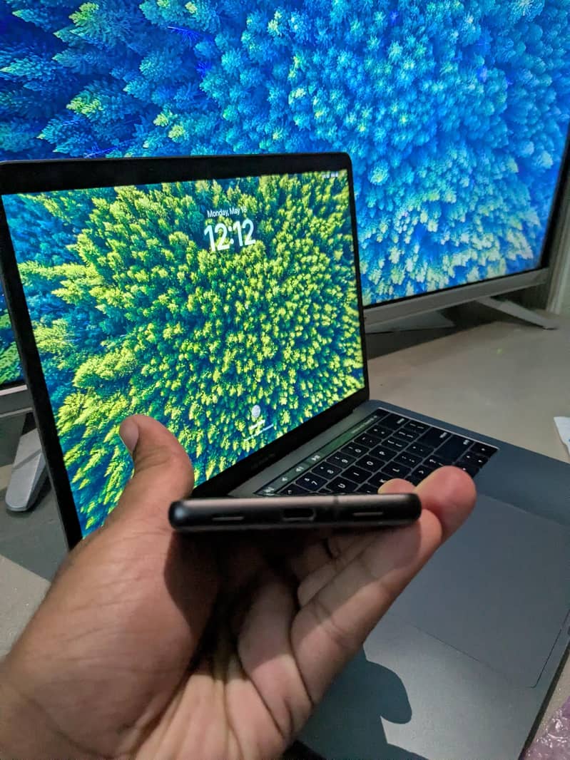 GOOGLE Pixel 7A 1