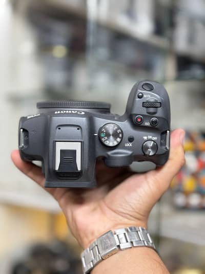 Canon Eos R7 available for sale