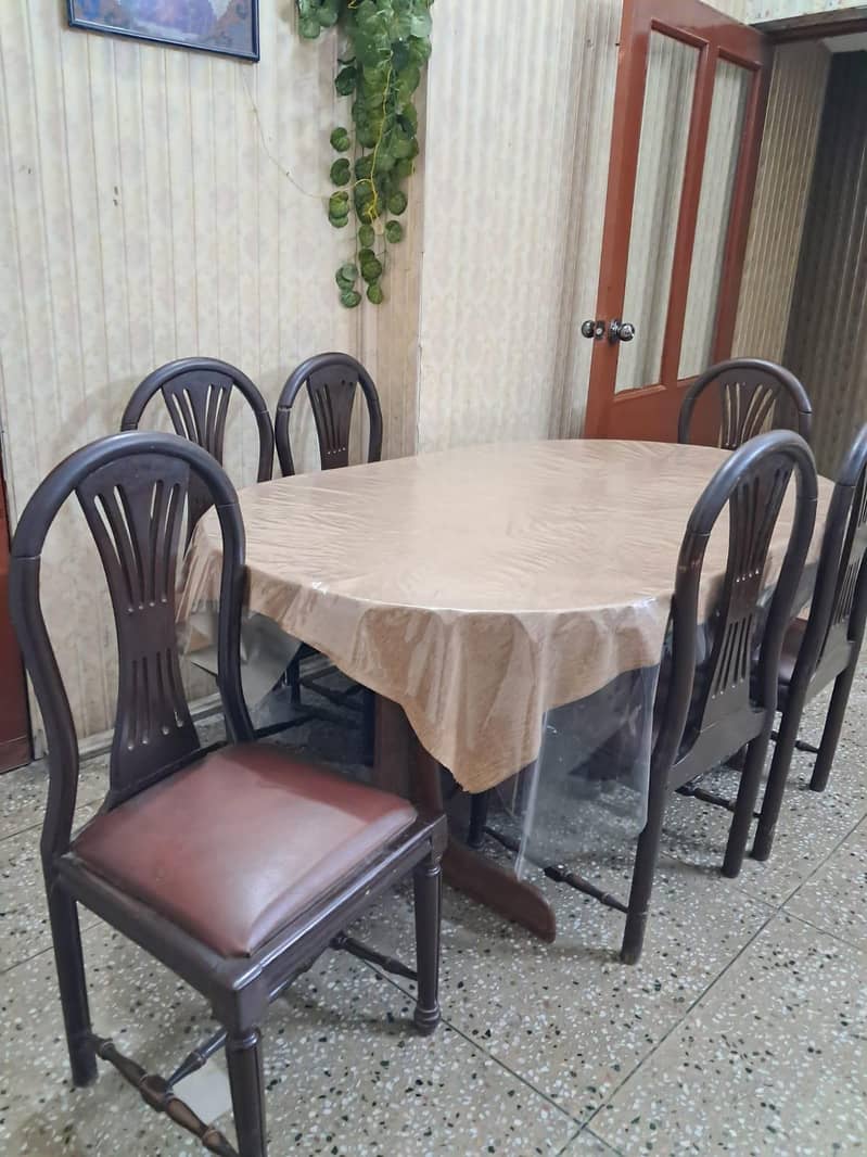 Dining table 0