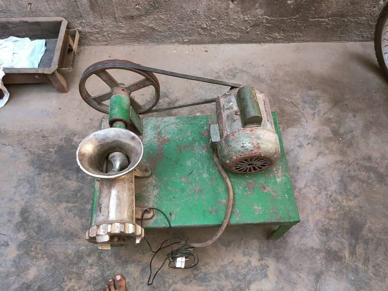 meat grinder 3