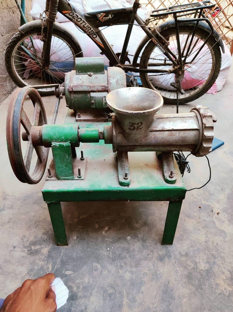 meat grinder 5