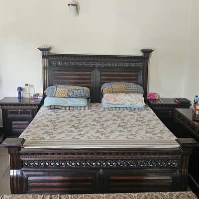 Solid wood king size bedset (bed, side tables, dressing) no mattress