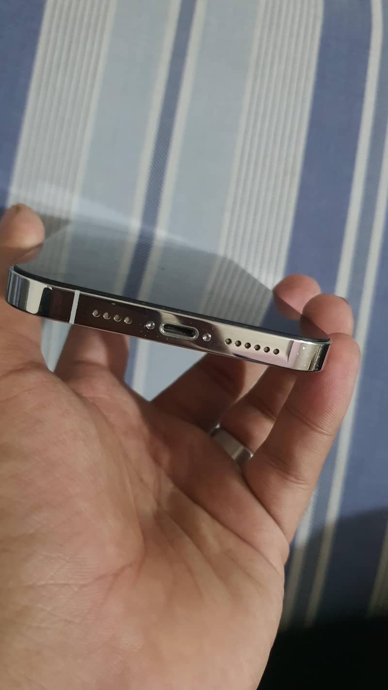 iphone 13 pro max 4