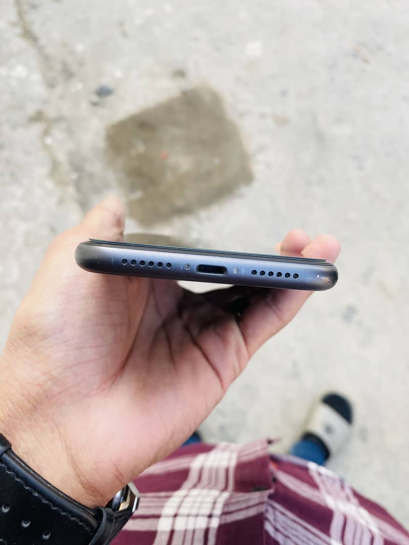iPhone 11 1